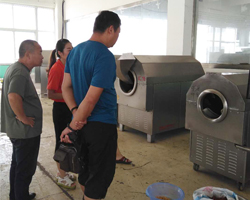 黑龍江客戶來廠考察電磁茶葉殺青機 烘干機 黑龍江客戶來廠考察電磁茶葉殺青機 烘干機