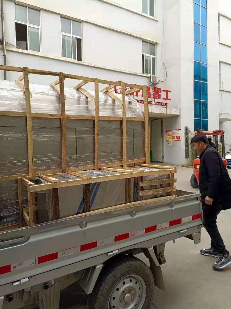 河南周口客戶自駕車來許昌智工訂購電磁炒貨機,現場裝車拉走! 河南周口客戶自駕車來許昌智工訂購電磁炒貨機,現場裝車拉走!