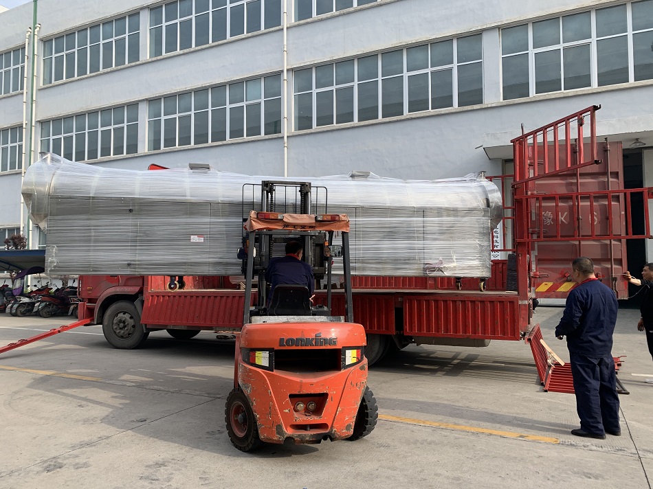 客戶訂購的許昌智工6米流水線電磁炒貨設(shè)備已裝車發(fā)貨 客戶訂購的許昌智工6米流水線電磁炒貨設(shè)備已裝車發(fā)貨
