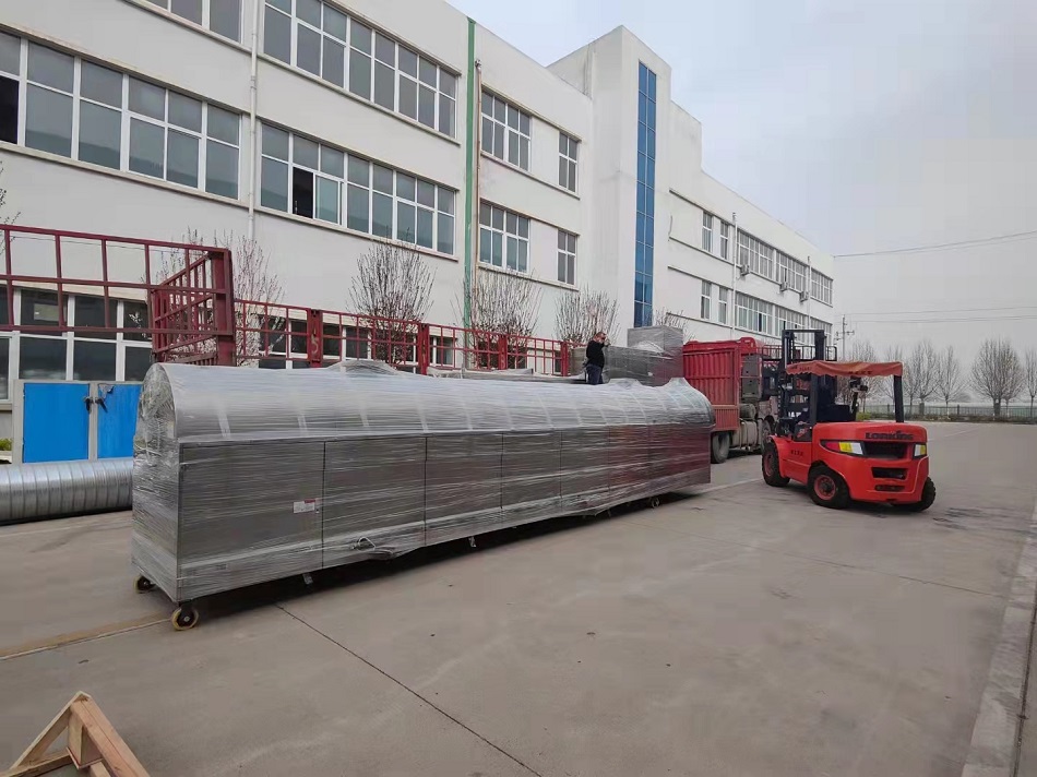 福建客戶定制的8米炒彩砂全套生產線專車發貨 福建客戶定制的8米炒彩砂全套生產線專車發貨