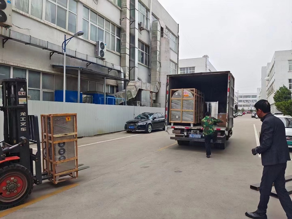 許昌智工200斤中型電磁炒貨機裝車發貨 許昌智工200斤中型電磁炒貨機裝車發貨